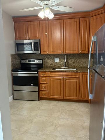 7300 NW 5th Court 106, Margate, FL 33063