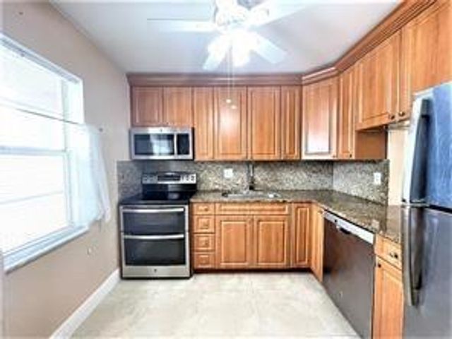 7300 NW 5th Court 106, Margate, FL 33063