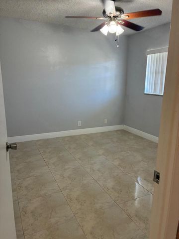 7300 NW 5th Court 106, Margate, FL 33063