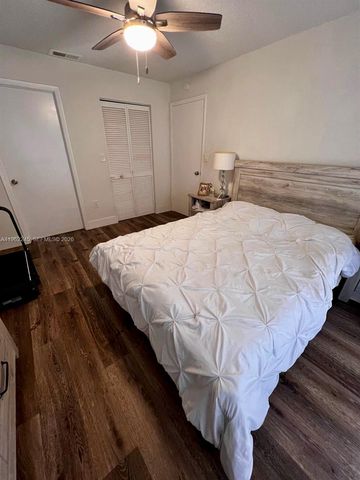 2551 W 64th Pl, Hialeah, FL 33016