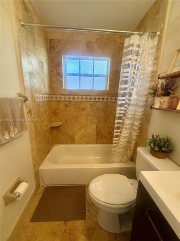 2551 W 64th Pl, Hialeah, FL 33016