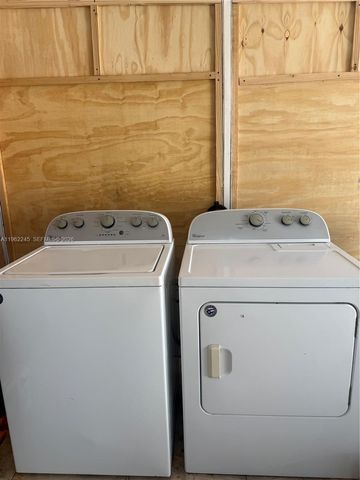 2551 W 64th Pl, Hialeah, FL 33016