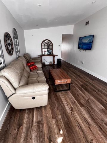 2551 W 64th Pl, Hialeah, FL 33016