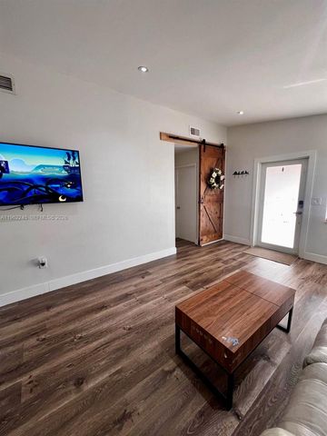 2551 W 64th Pl, Hialeah, FL 33016