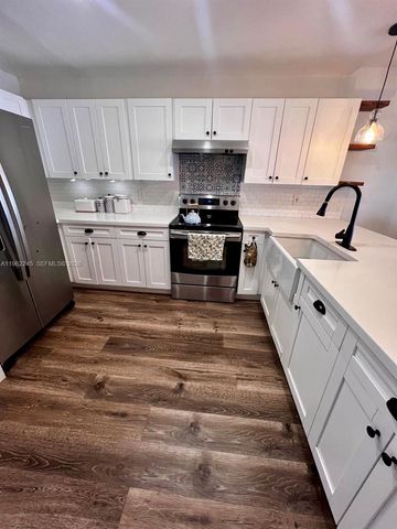 2551 W 64th Pl, Hialeah, FL 33016