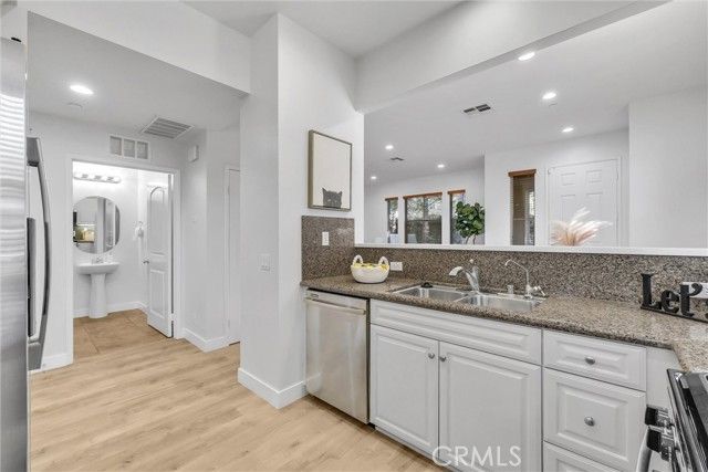 50 Hedge Bloom, Irvine, CA 92618