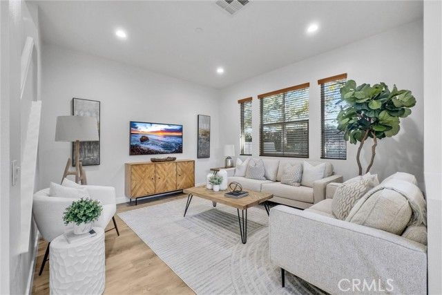 50 Hedge Bloom, Irvine, CA 92618