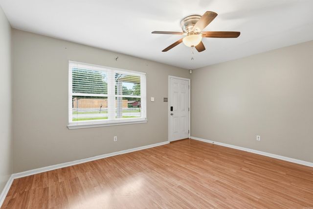 404 SE 1st Street, Bryant, AR 72022