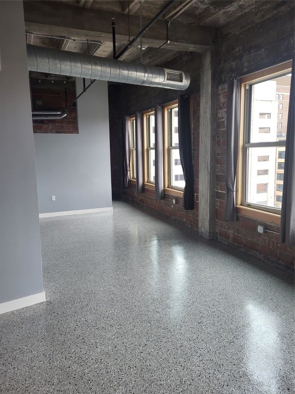 112 11th Street 601, Des Moines, IA 50309