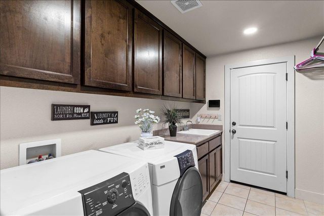 3100 Amos Ct, Modesto, CA 95355