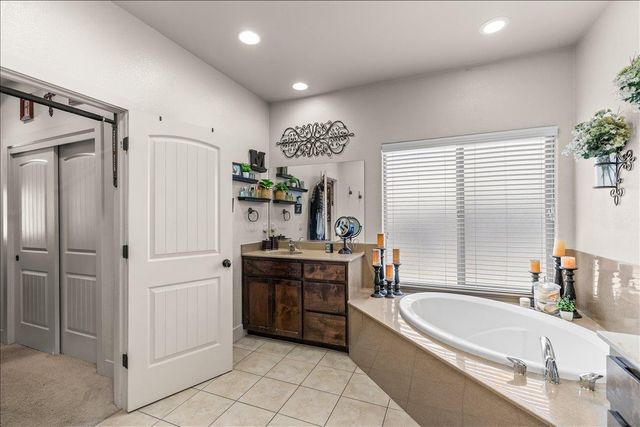 3100 Amos Ct, Modesto, CA 95355