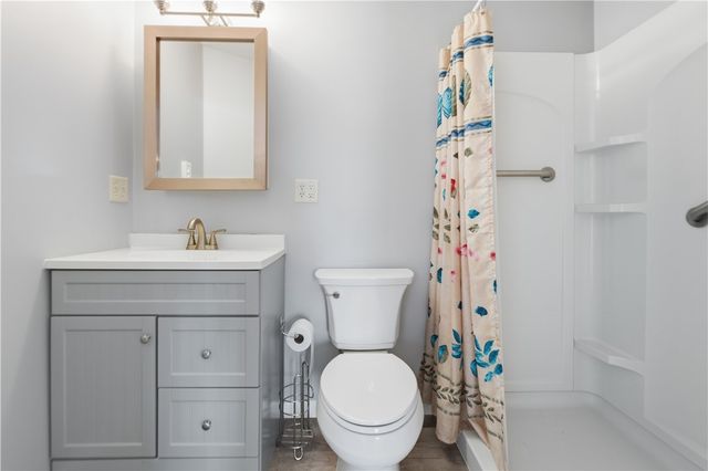 9 Lillis Avenue, Barrington, RI 02806