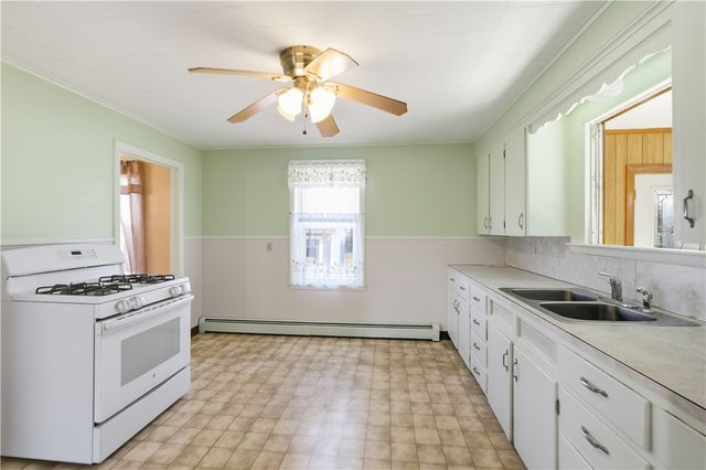 9 Lillis Avenue, Barrington, RI 02806