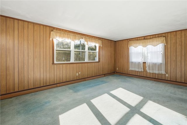 9 Lillis Avenue, Barrington, RI 02806