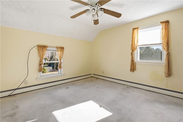 9 Lillis Avenue, Barrington, RI 02806