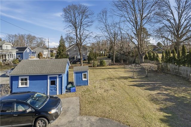 9 Lillis Avenue, Barrington, RI 02806