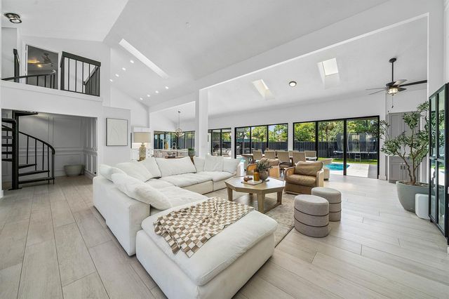 2707 Biarritz Drive, Palm Beach Gardens, FL 33410
