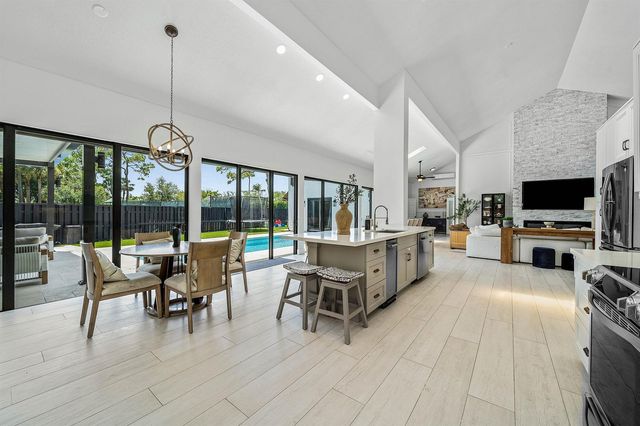 2707 Biarritz Drive, Palm Beach Gardens, FL 33410