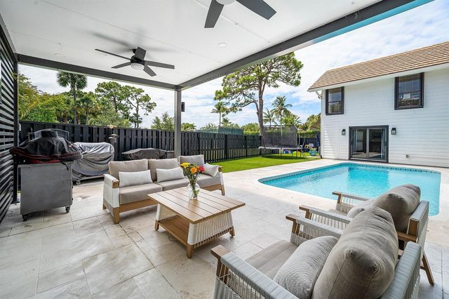 2707 Biarritz Drive, Palm Beach Gardens, FL 33410
