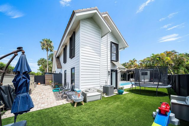 2707 Biarritz Drive, Palm Beach Gardens, FL 33410