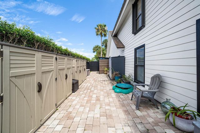 2707 Biarritz Drive, Palm Beach Gardens, FL 33410