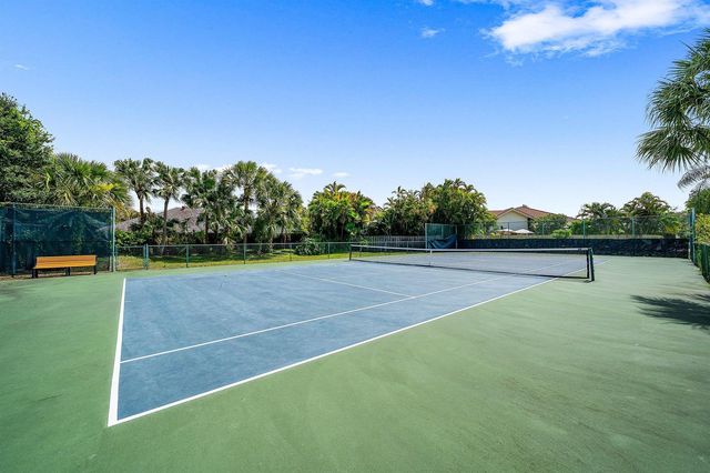 2707 Biarritz Drive, Palm Beach Gardens, FL 33410