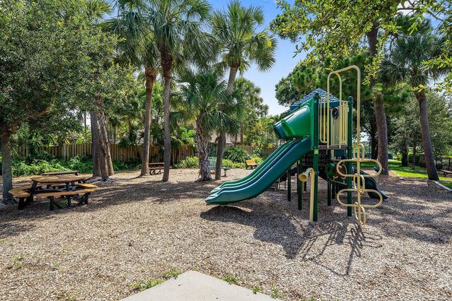 2707 Biarritz Drive, Palm Beach Gardens, FL 33410
