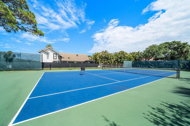 2707 Biarritz Drive, Palm Beach Gardens, FL 33410