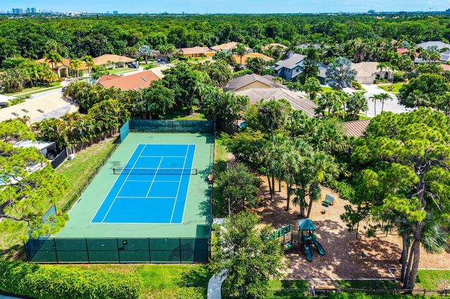2707 Biarritz Drive, Palm Beach Gardens, FL 33410