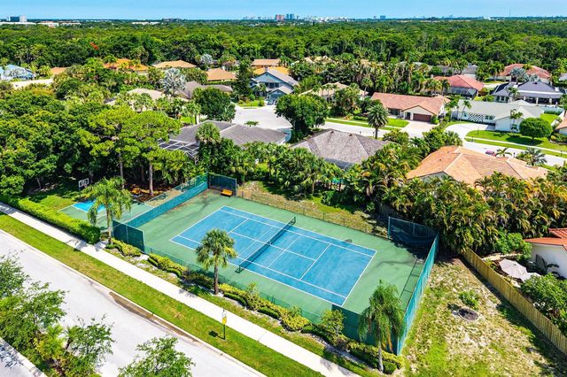 2707 Biarritz Drive, Palm Beach Gardens, FL 33410
