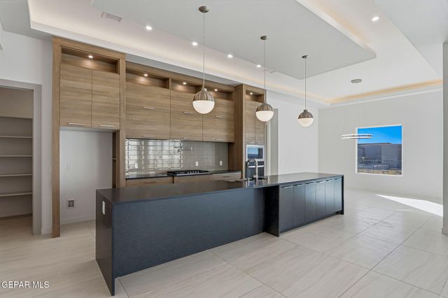 1853 POMMEL Place, El Paso, TX 79911