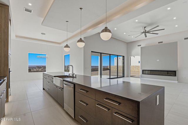 1853 POMMEL Place, El Paso, TX 79911