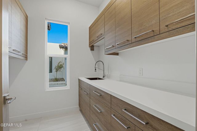 1853 POMMEL Place, El Paso, TX 79911