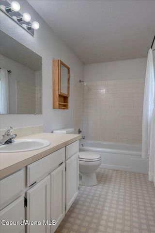 11810 N Peridot Dr, Hayden, ID 83835