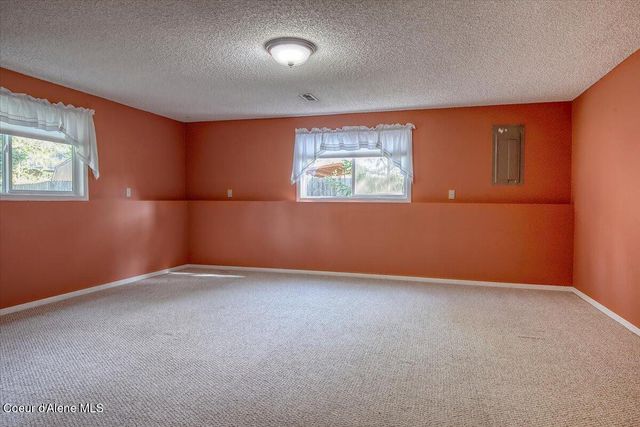 11810 N Peridot Dr, Hayden, ID 83835