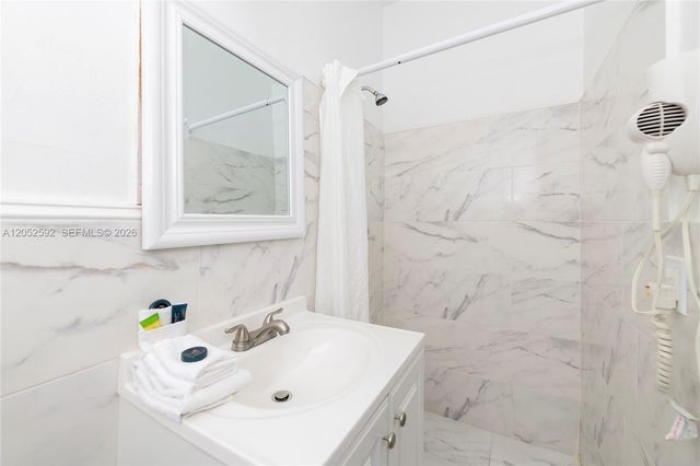 6760 Collins Avenue 29, Miami Beach, FL 33141