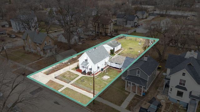 1212 10th Avenue, Rockford, IL 61104