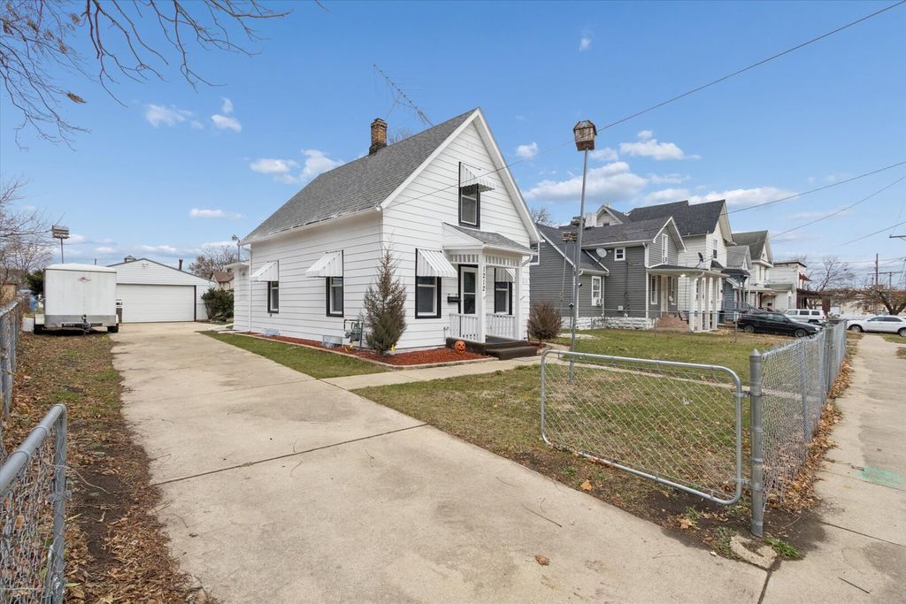 1212 10th Avenue, Rockford, IL 61104