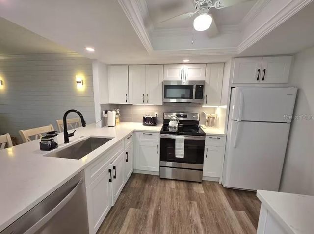 3700 BENEVA ROAD 604, Sarasota, FL 34232