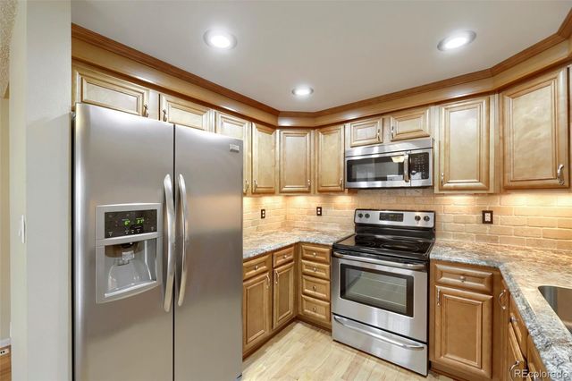 701 N Harlan Street E27, Lakewood, CO 80214