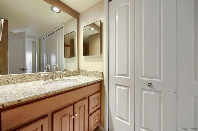 701 N Harlan Street E27, Lakewood, CO 80214