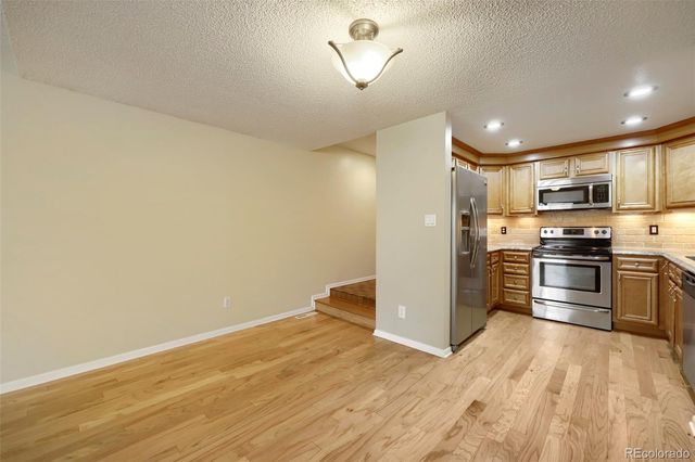 701 N Harlan Street E27, Lakewood, CO 80214