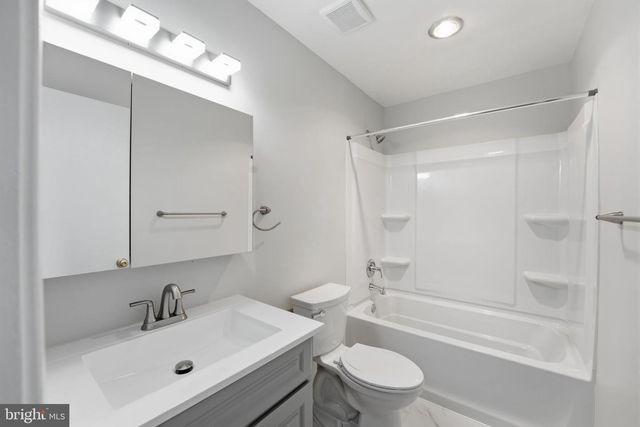 1747 CY CT, Vienna, VA 22182