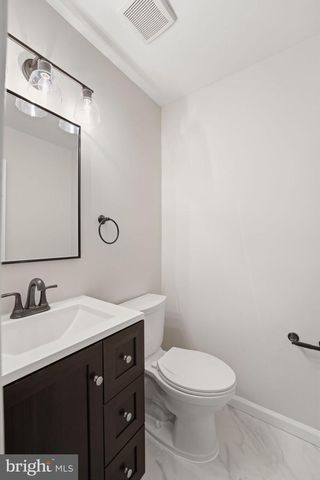 1747 CY CT, Vienna, VA 22182