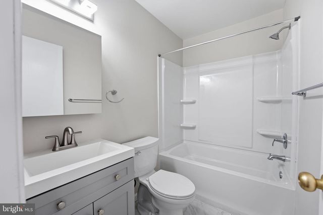 1747 CY CT, Vienna, VA 22182