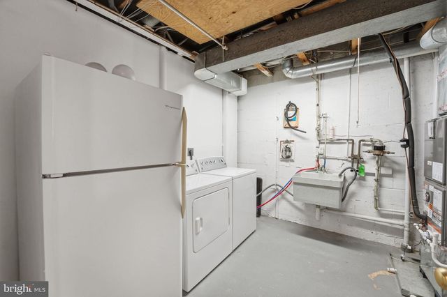 1747 CY CT, Vienna, VA 22182