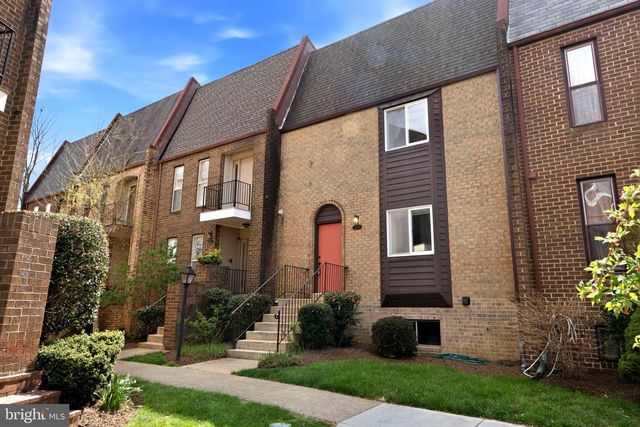 1747 CY CT, Vienna, VA 22182