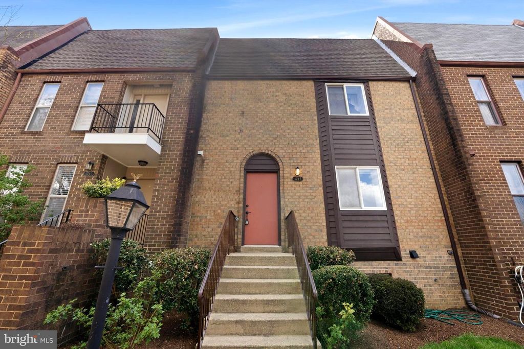 1747 CY CT, Vienna, VA 22182