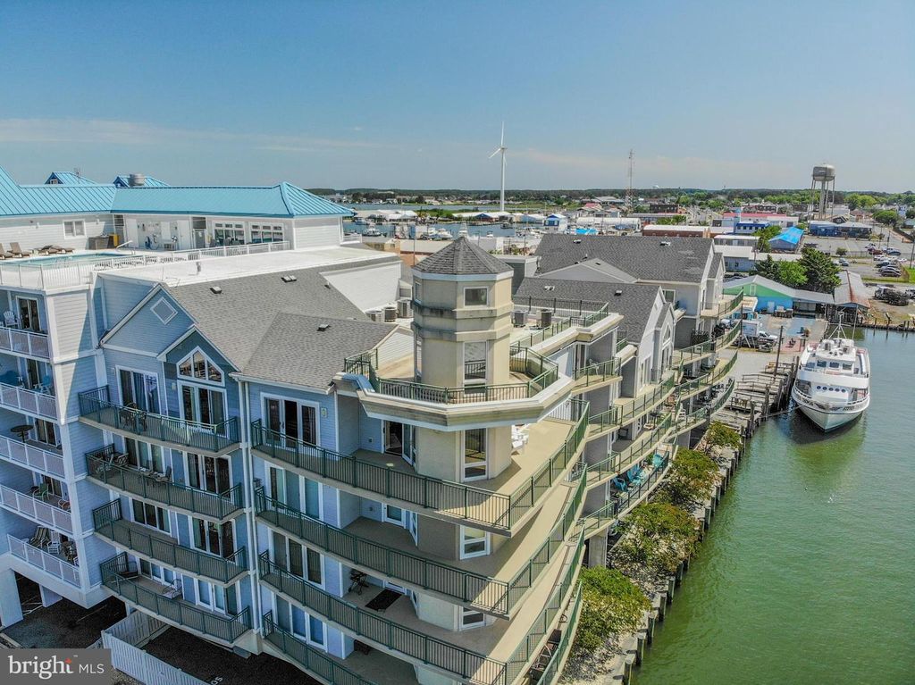 Image 1 of property listing at 1 DOCK ST #402, Crisfield, MD 21817
