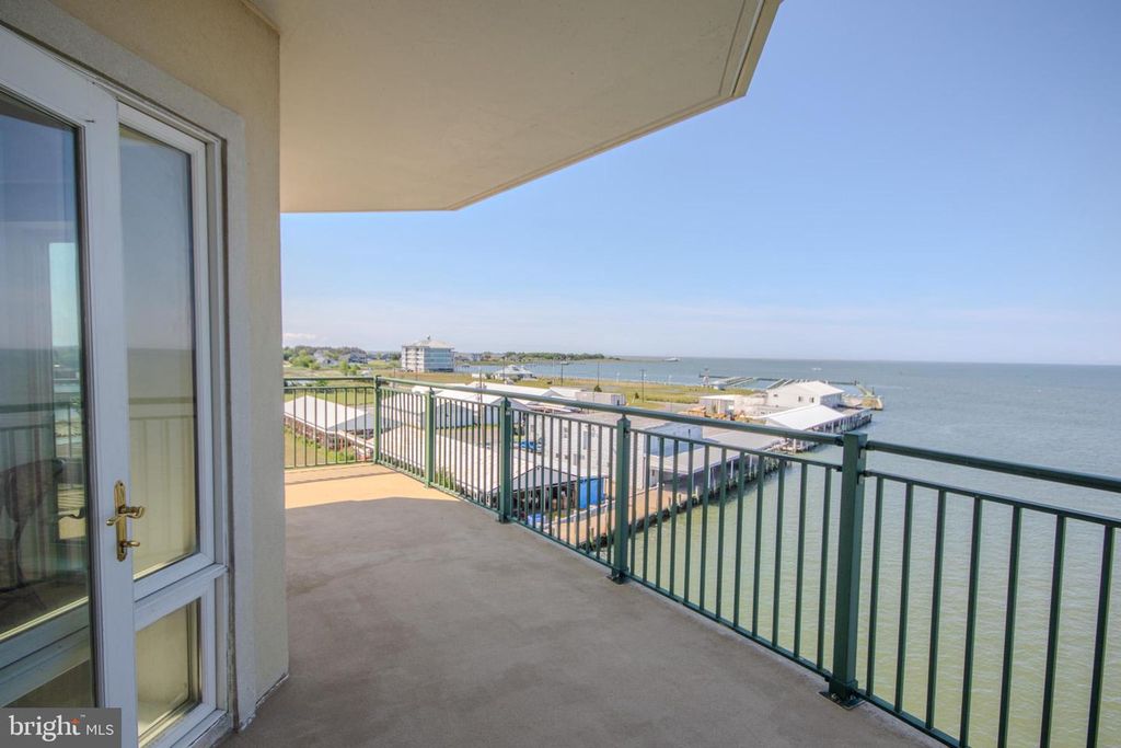 Image 17 of property listing at 1 DOCK ST #402, Crisfield, MD 21817